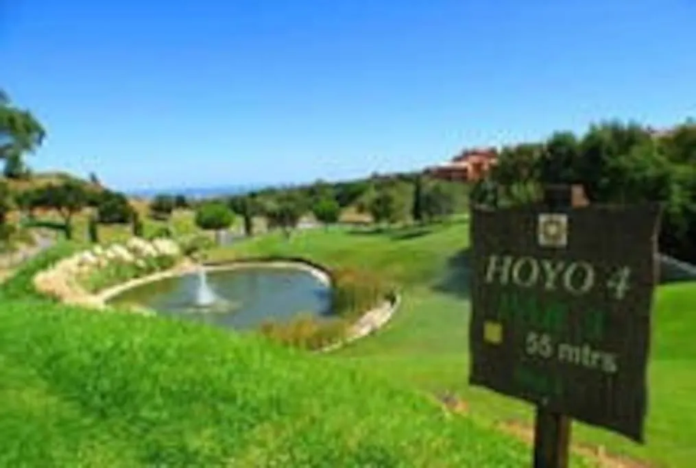 Luxury Apartment With Sea Views, Golf, Gym, Spa, 7 Pools Ojen
