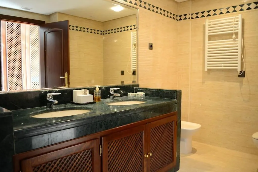 Luxury Apartment With Sea Views, Golf, Gym, Spa, 7 Pools Ojén スペイン