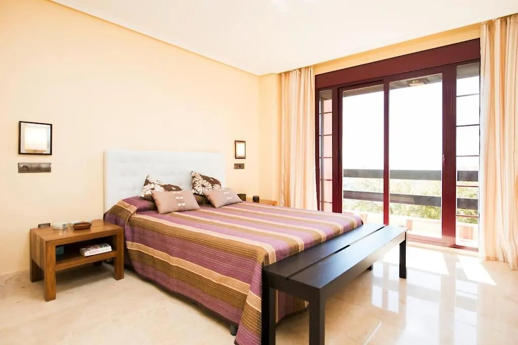Luxury Apartment With Sea Views, Golf, Gym, Spa, 7 Pools Ojen Spain