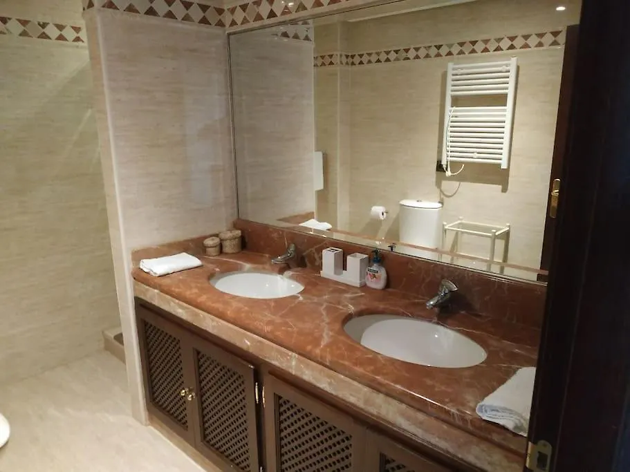Luxury Apartment With Sea Views, Golf, Gym, Spa, 7 Pools Ojen 0*,