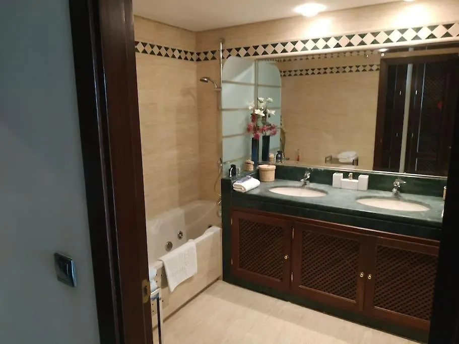 Luxury Apartment With Sea Views, Golf, Gym, Spa, 7 Pools Ojen