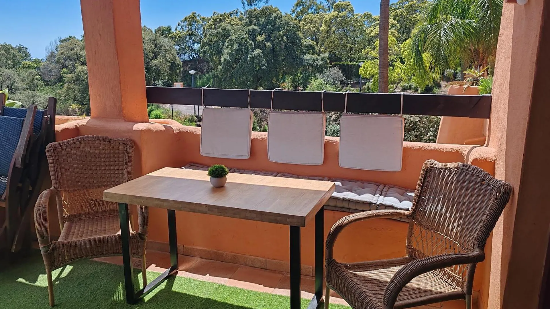 Luxury Apartment With Sea Views, Golf, Gym, Spa, 7 Pools Ojen